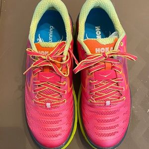 Hoka One Woman’s Walking Sneakers